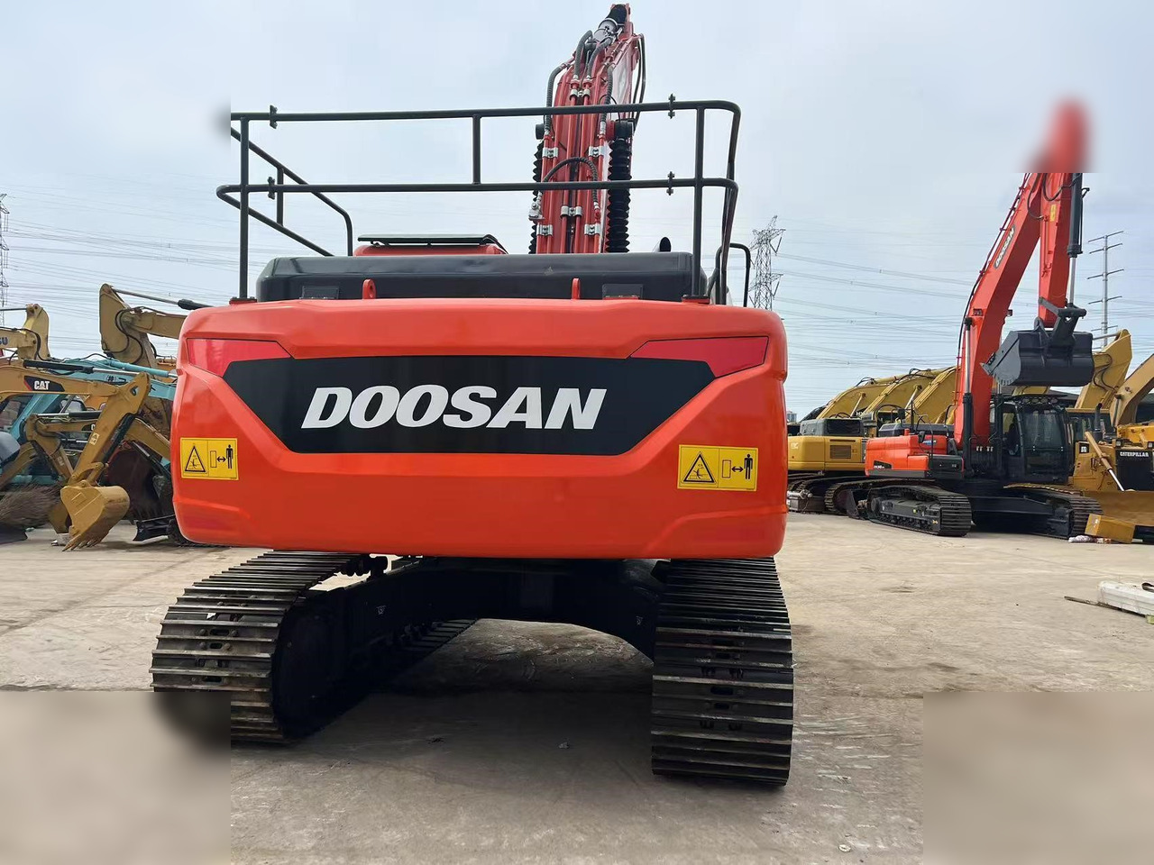 DOOSAN DX225 LC - Гусеничный экскаватор: фото 3 DOOSAN DX225 LC - Гусеничный экскаватор: фото 3