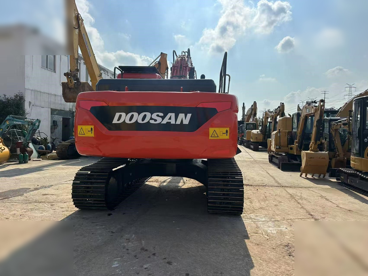 DOOSAN DX225 LCA - Гусеничный экскаватор: фото 2 DOOSAN DX225 LCA - Гусеничный экскаватор: фото 2