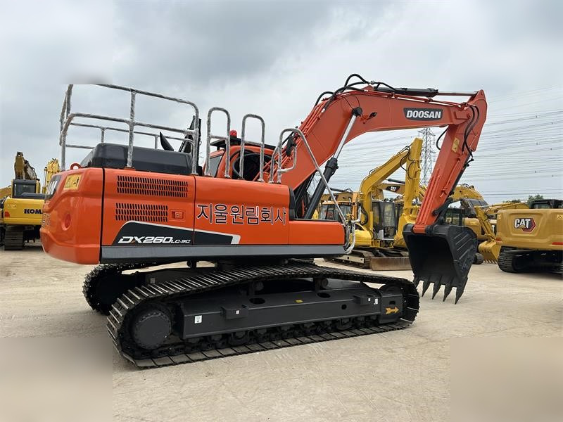 DOOSAN DX260 LC - Гусеничный экскаватор: фото 2 DOOSAN DX260 LC - Гусеничный экскаватор: фото 2