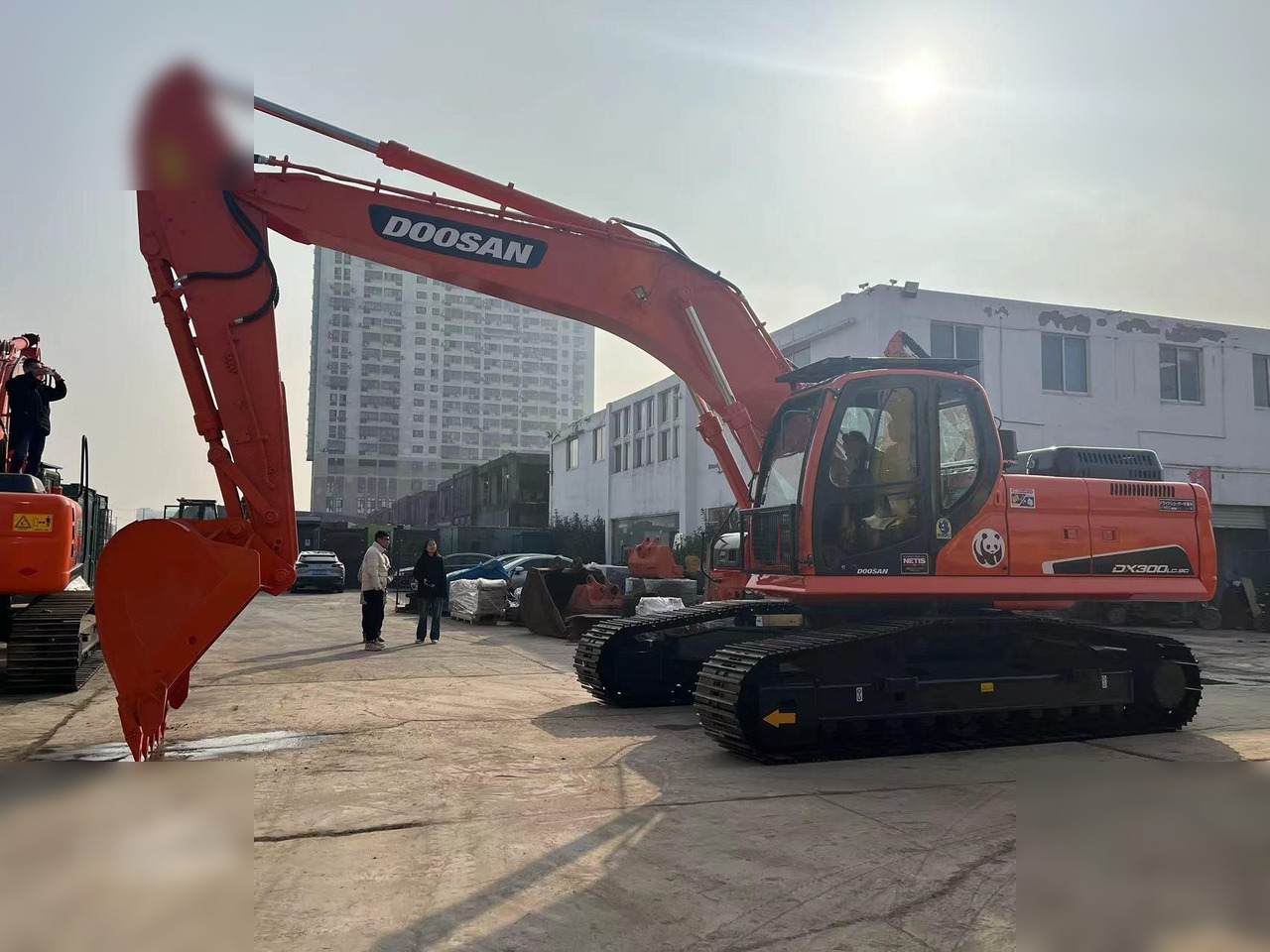 DOOSAN DX300 LC-9C - Гусеничный экскаватор: фото 2 DOOSAN DX300 LC-9C - Гусеничный экскаватор: фото 2