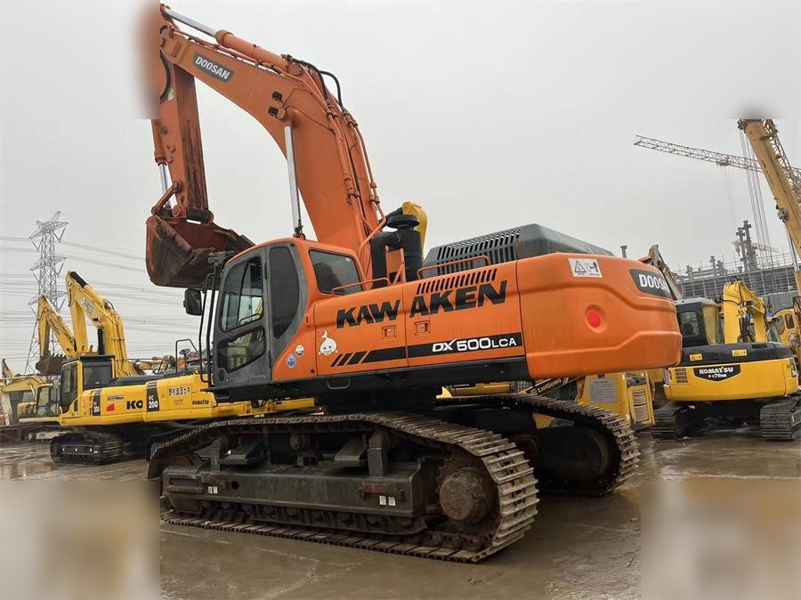DOOSAN DX500 LCA - Гусеничный экскаватор: фото 1 DOOSAN DX500 LCA - Гусеничный экскаватор: фото 1