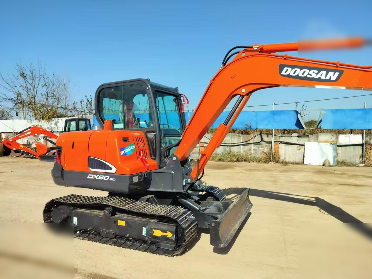 DOOSAN DX60-9C - Гусеничный экскаватор: фото 3 DOOSAN DX60-9C - Гусеничный экскаватор: фото 3