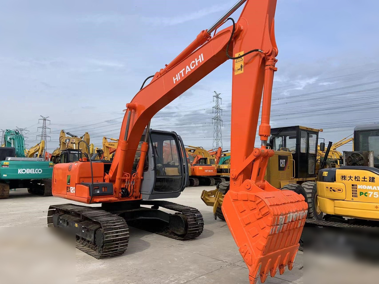 HITACHI EX120-5 - Гусеничный экскаватор: фото 3 HITACHI EX120-5 - Гусеничный экскаватор: фото 3