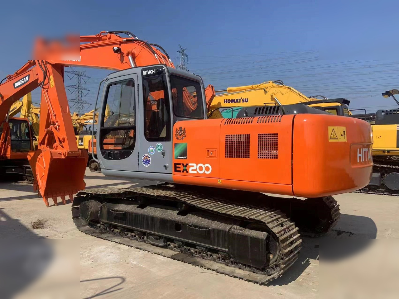 HITACHI EX200-5 - Гусеничный экскаватор: фото 1 HITACHI EX200-5 - Гусеничный экскаватор: фото 1