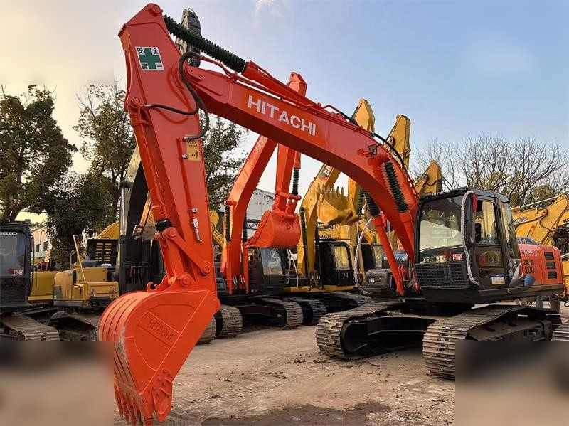 HITACHI ZX200 - Гусеничный экскаватор: фото 4 HITACHI ZX200 - Гусеничный экскаватор: фото 4