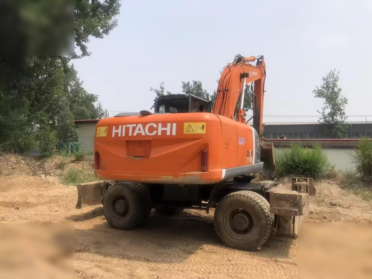 HITACHI ZX210W - Колёсный экскаватор: фото 5 HITACHI ZX210W - Колёсный экскаватор: фото 5