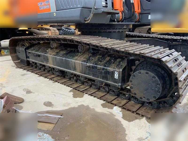 HITACHI ZX240-3 - Гусеничный экскаватор: фото 4 HITACHI ZX240-3 - Гусеничный экскаватор: фото 4