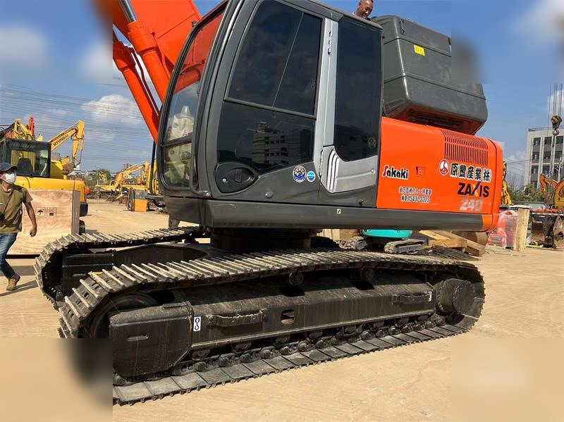 HITACHI ZX240 - Гусеничный экскаватор: фото 4 HITACHI ZX240 - Гусеничный экскаватор: фото 4