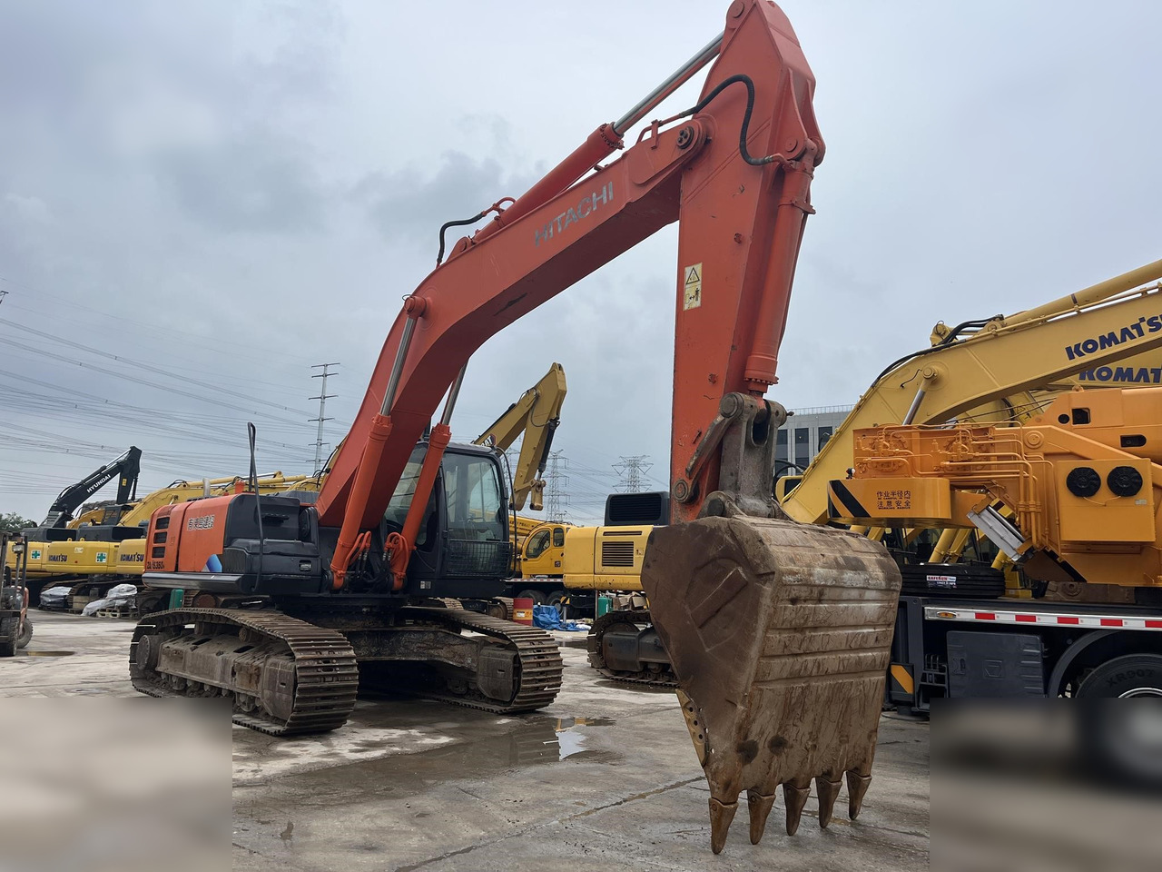 HITACHI ZX350H-5G - Гусеничный экскаватор: фото 1 HITACHI ZX350H-5G - Гусеничный экскаватор: фото 1