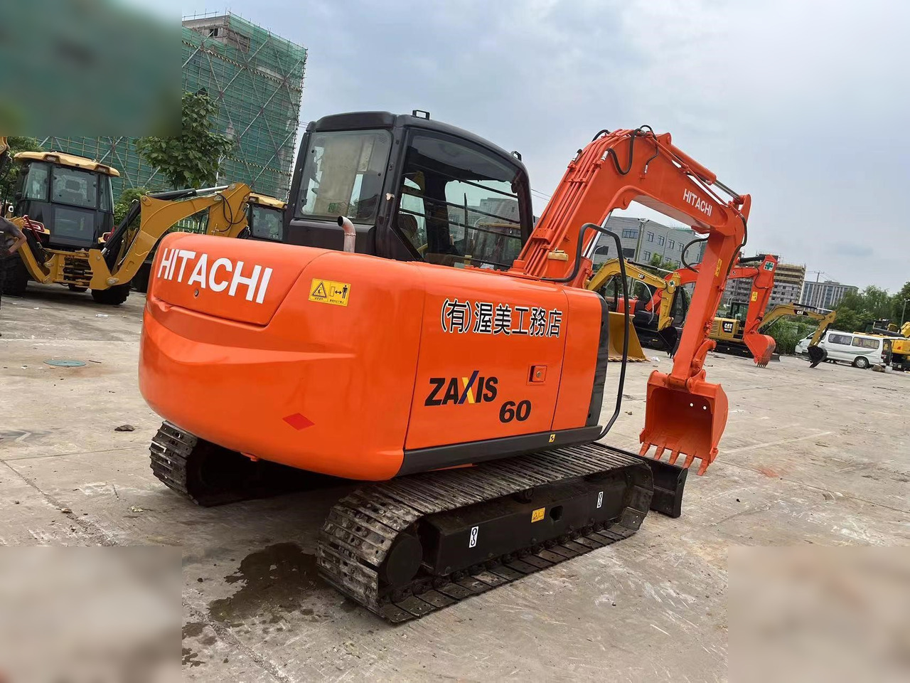 HITACHI ZX60 - Гусеничный экскаватор: фото 4 HITACHI ZX60 - Гусеничный экскаватор: фото 4
