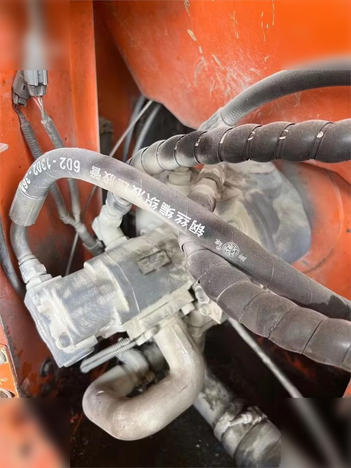 HITACHI ZX60 - Гусеничный экскаватор: фото 5 HITACHI ZX60 - Гусеничный экскаватор: фото 5