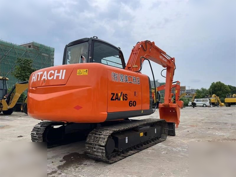 HITACHI ZX60 - Гусеничный экскаватор: фото 3 HITACHI ZX60 - Гусеничный экскаватор: фото 3