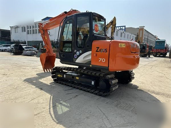 HITACHI ZX70 - Гусеничный экскаватор: фото 4 HITACHI ZX70 - Гусеничный экскаватор: фото 4