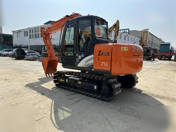 HITACHI ZX70 - Гусеничный экскаватор: фото 1 HITACHI ZX70 - Гусеничный экскаватор: фото 1