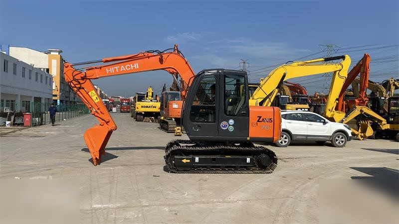 HITACHI ZX70 - Гусеничный экскаватор: фото 1 HITACHI ZX70 - Гусеничный экскаватор: фото 1
