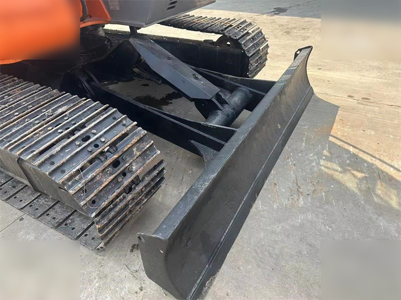 HITACHI ZX75US - Гусеничный экскаватор: фото 4 HITACHI ZX75US - Гусеничный экскаватор: фото 4