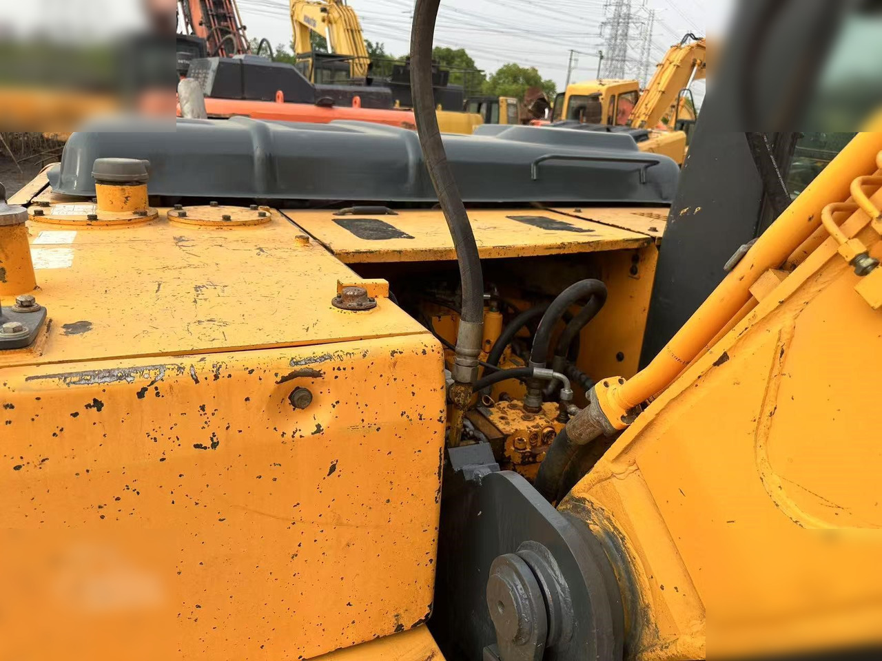 HYUNDAI ROBEX 210 LC-7 - Гусеничный экскаватор: фото 3 HYUNDAI ROBEX 210 LC-7 - Гусеничный экскаватор: фото 3