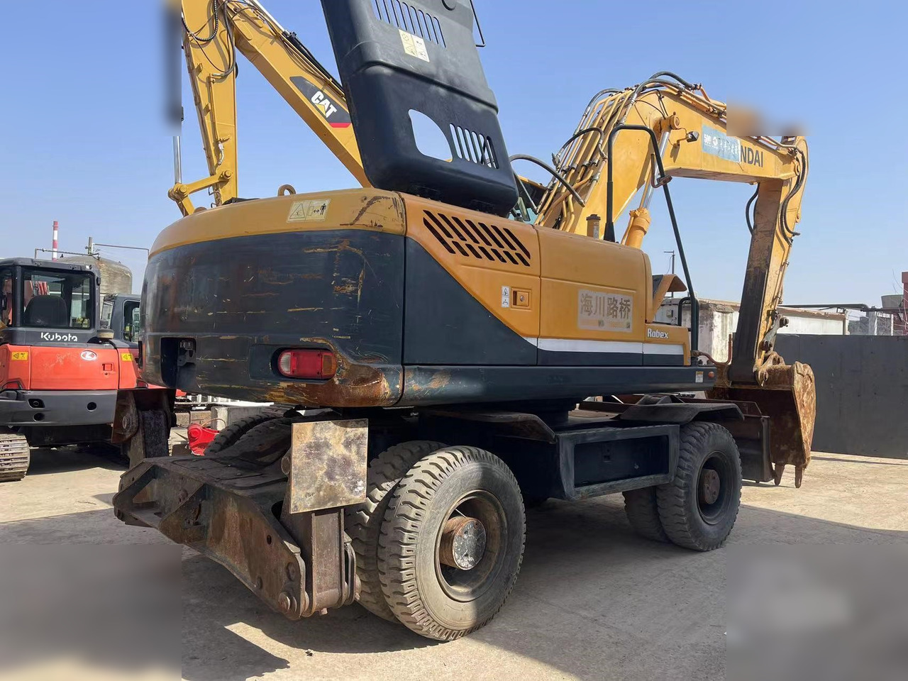 HYUNDAI ROBEX 210W-9 - Колёсный экскаватор: фото 3 HYUNDAI ROBEX 210W-9 - Колёсный экскаватор: фото 3