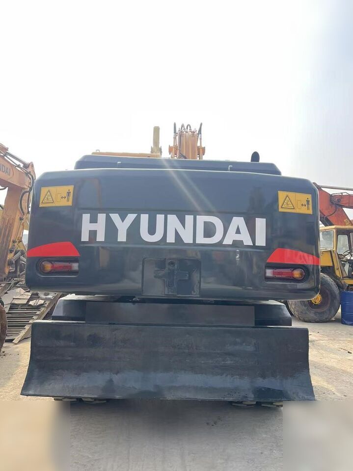 HYUNDAI ROBEX 210W-9 - Колёсный экскаватор: фото 2 HYUNDAI ROBEX 210W-9 - Колёсный экскаватор: фото 2