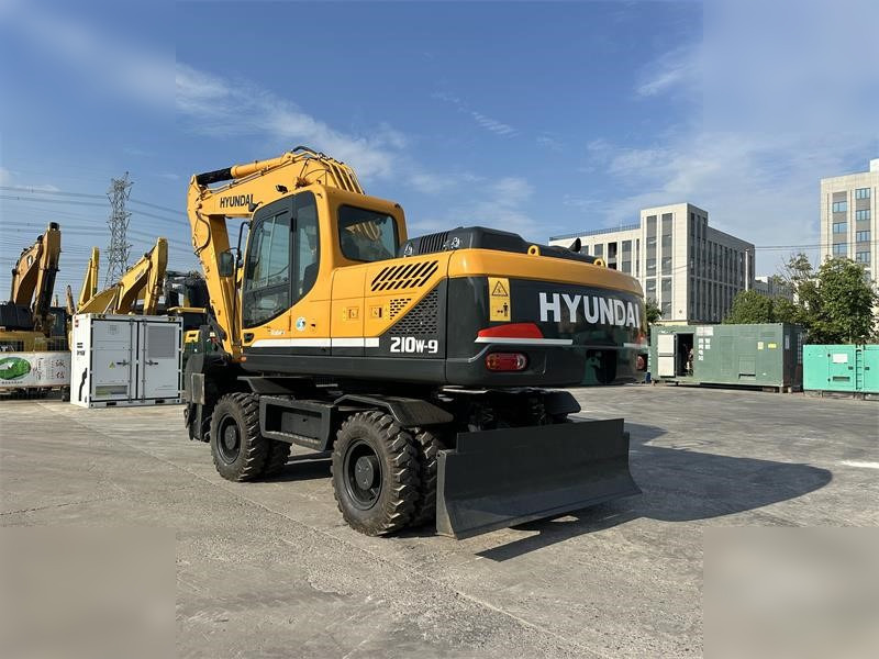 HYUNDAI ROBEX 210W-9 - Колёсный экскаватор: фото 3 HYUNDAI ROBEX 210W-9 - Колёсный экскаватор: фото 3