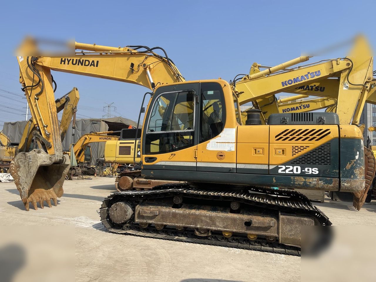 HYUNDAI ROBEX 220 LC-9S - Гусеничный экскаватор: фото 1 HYUNDAI ROBEX 220 LC-9S - Гусеничный экскаватор: фото 1