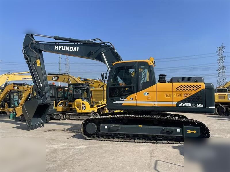 HYUNDAI ROBEX 220 LC-9S - Гусеничный экскаватор: фото 1 HYUNDAI ROBEX 220 LC-9S - Гусеничный экскаватор: фото 1