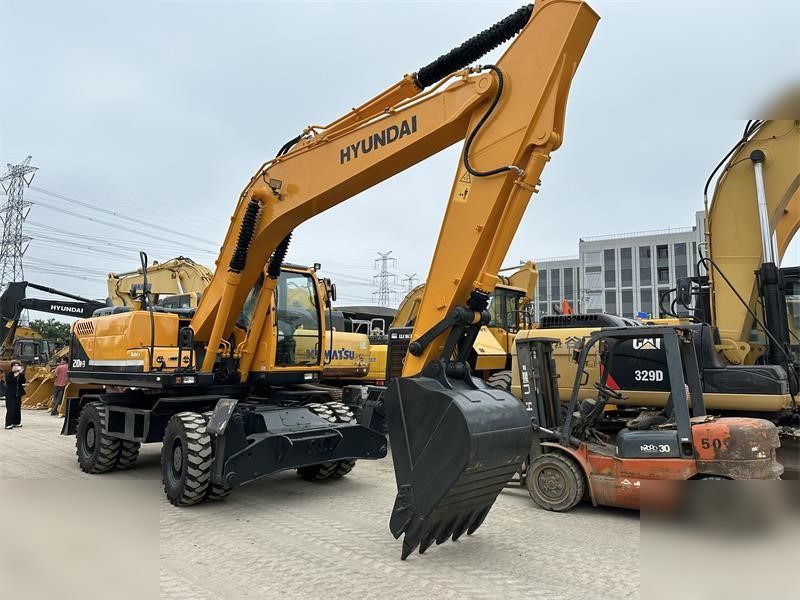 HYUNDAI ROBEX 220 LC-9S - Гусеничный экскаватор: фото 2 HYUNDAI ROBEX 220 LC-9S - Гусеничный экскаватор: фото 2