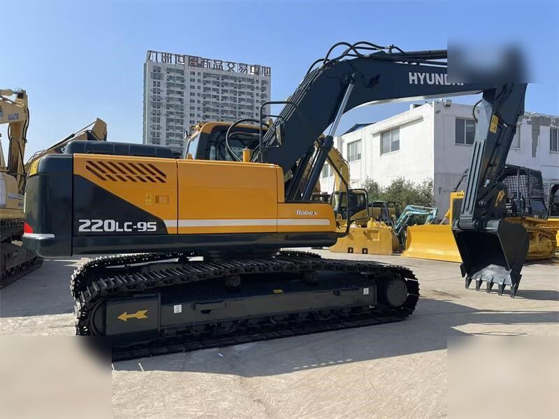HYUNDAI ROBEX 220 LC-9S - Гусеничный экскаватор: фото 2 HYUNDAI ROBEX 220 LC-9S - Гусеничный экскаватор: фото 2