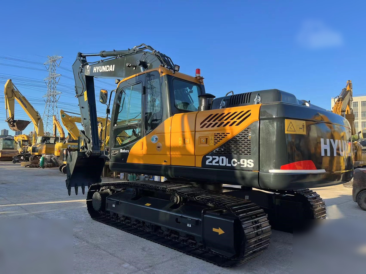 HYUNDAI ROBEX 220 LC-9S - Гусеничный экскаватор: фото 2 HYUNDAI ROBEX 220 LC-9S - Гусеничный экскаватор: фото 2