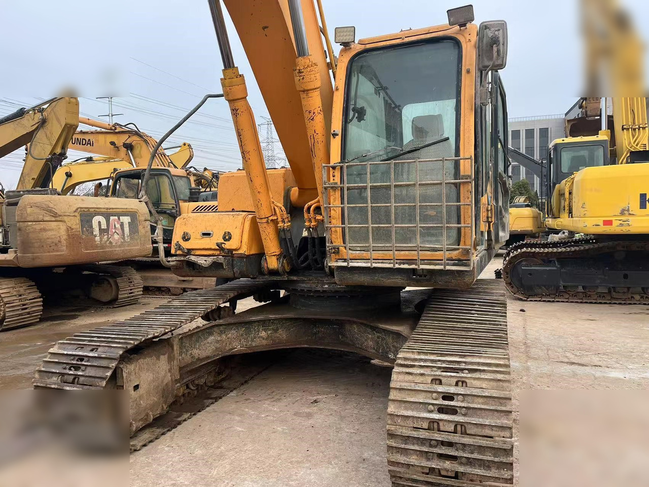 HYUNDAI ROBEX 220 LC-9S - Гусеничный экскаватор: фото 4 HYUNDAI ROBEX 220 LC-9S - Гусеничный экскаватор: фото 4