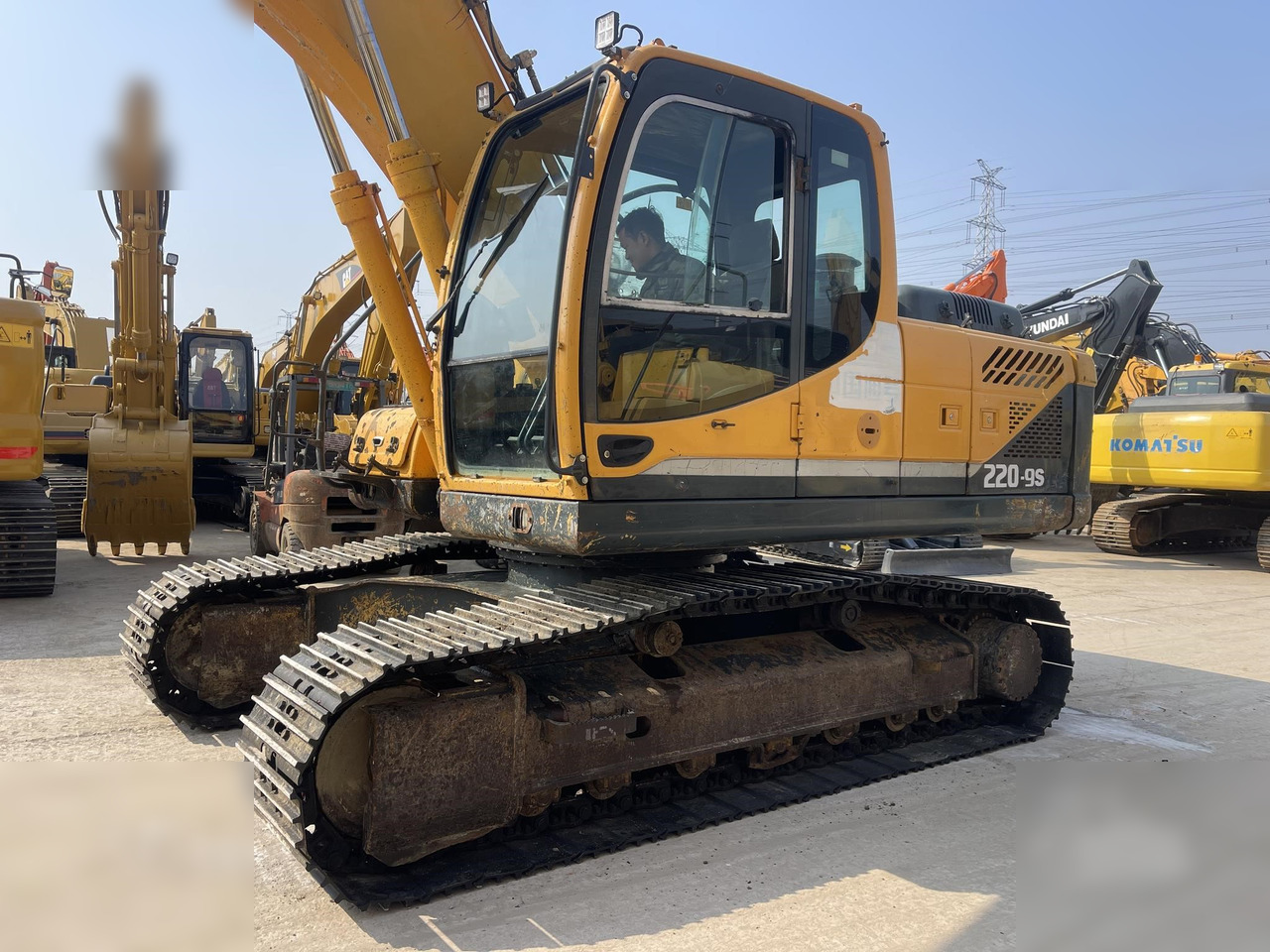 HYUNDAI ROBEX 220 LC-9S - Гусеничный экскаватор: фото 3 HYUNDAI ROBEX 220 LC-9S - Гусеничный экскаватор: фото 3