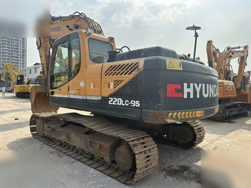 HYUNDAI ROBEX 220 LC-9S - Гусеничный экскаватор: фото 1 HYUNDAI ROBEX 220 LC-9S - Гусеничный экскаватор: фото 1