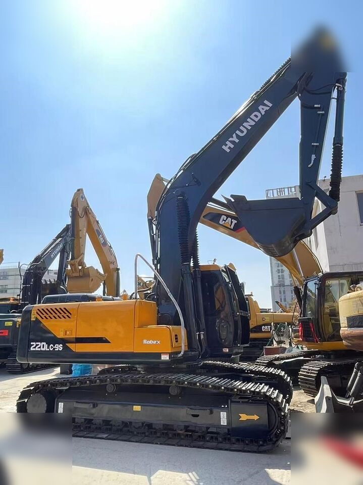 HYUNDAI ROBEX 220 LC-9S - Гусеничный экскаватор: фото 5 HYUNDAI ROBEX 220 LC-9S - Гусеничный экскаватор: фото 5