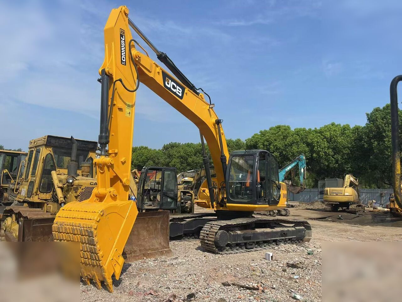JCB JS220 LC - Гусеничный экскаватор: фото 1 JCB JS220 LC - Гусеничный экскаватор: фото 1