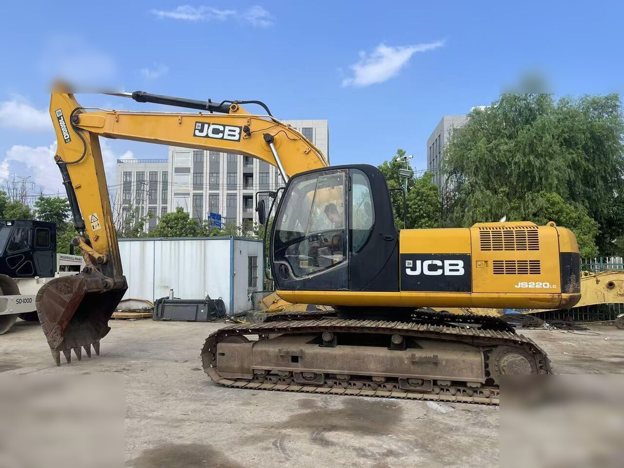 JCB JS220 LC - Гусеничный экскаватор: фото 1 JCB JS220 LC - Гусеничный экскаватор: фото 1