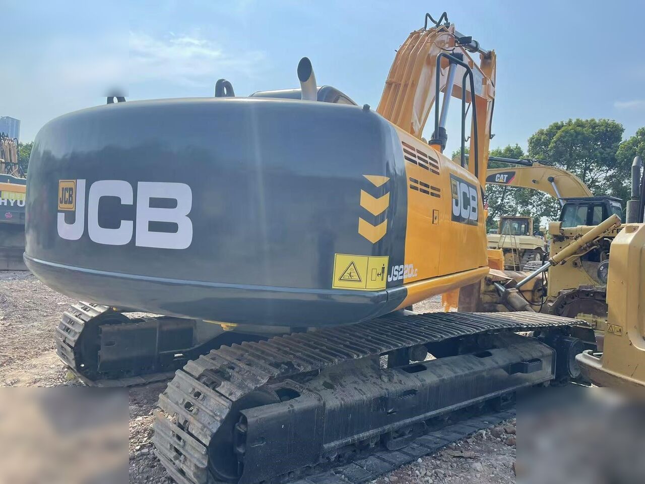 JCB JS220 LC - Гусеничный экскаватор: фото 2 JCB JS220 LC - Гусеничный экскаватор: фото 2