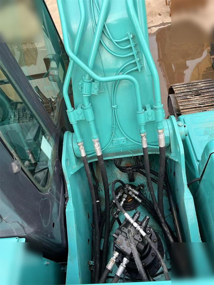 KOBELCO SK200-8 - Гусеничный экскаватор: фото 3 KOBELCO SK200-8 - Гусеничный экскаватор: фото 3