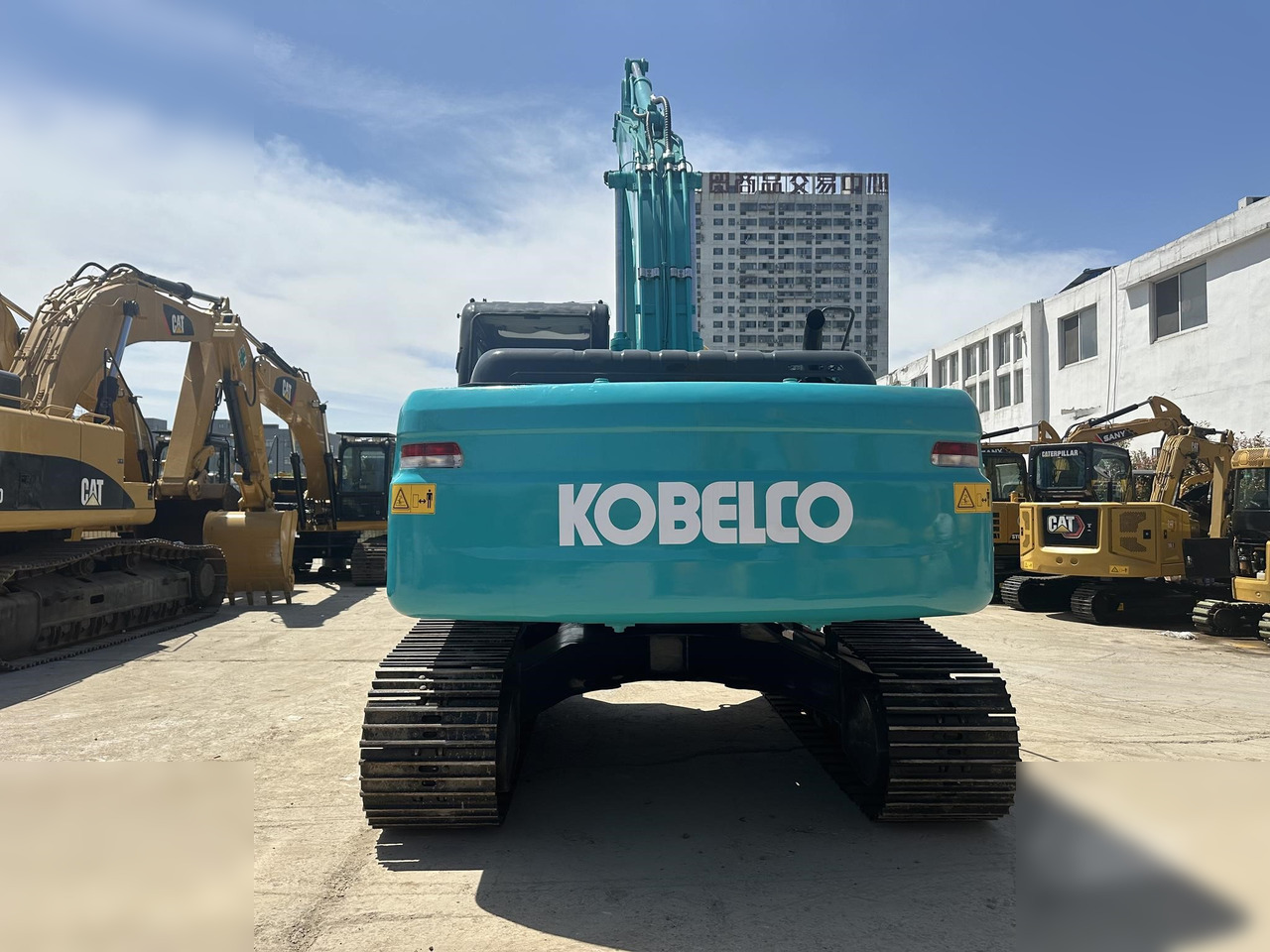 KOBELCO SK210 LC-8 - Гусеничный экскаватор: фото 4 KOBELCO SK210 LC-8 - Гусеничный экскаватор: фото 4
