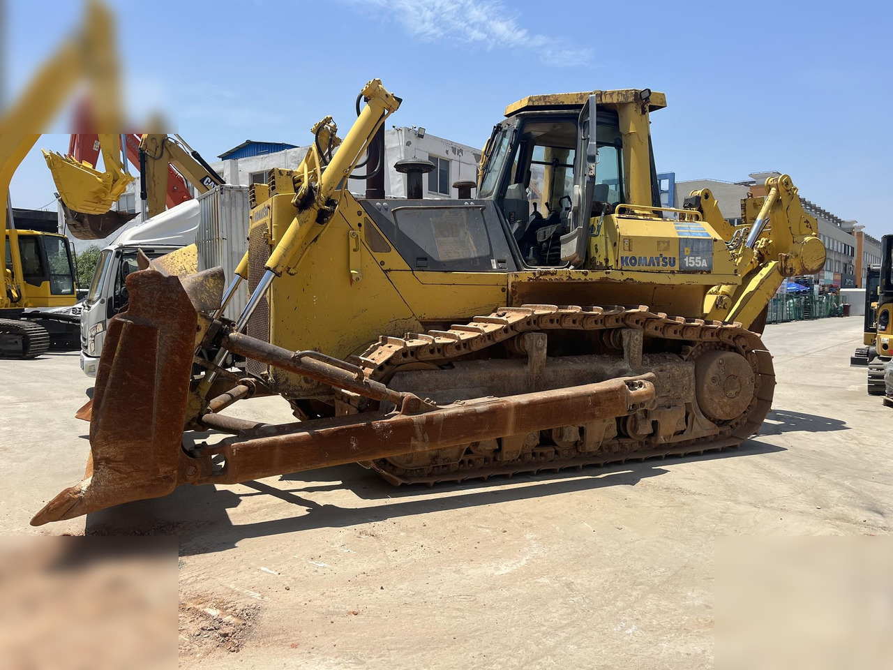 KOMATSU D155A-5 - Бульдозер: фото 2 KOMATSU D155A-5 - Бульдозер: фото 2