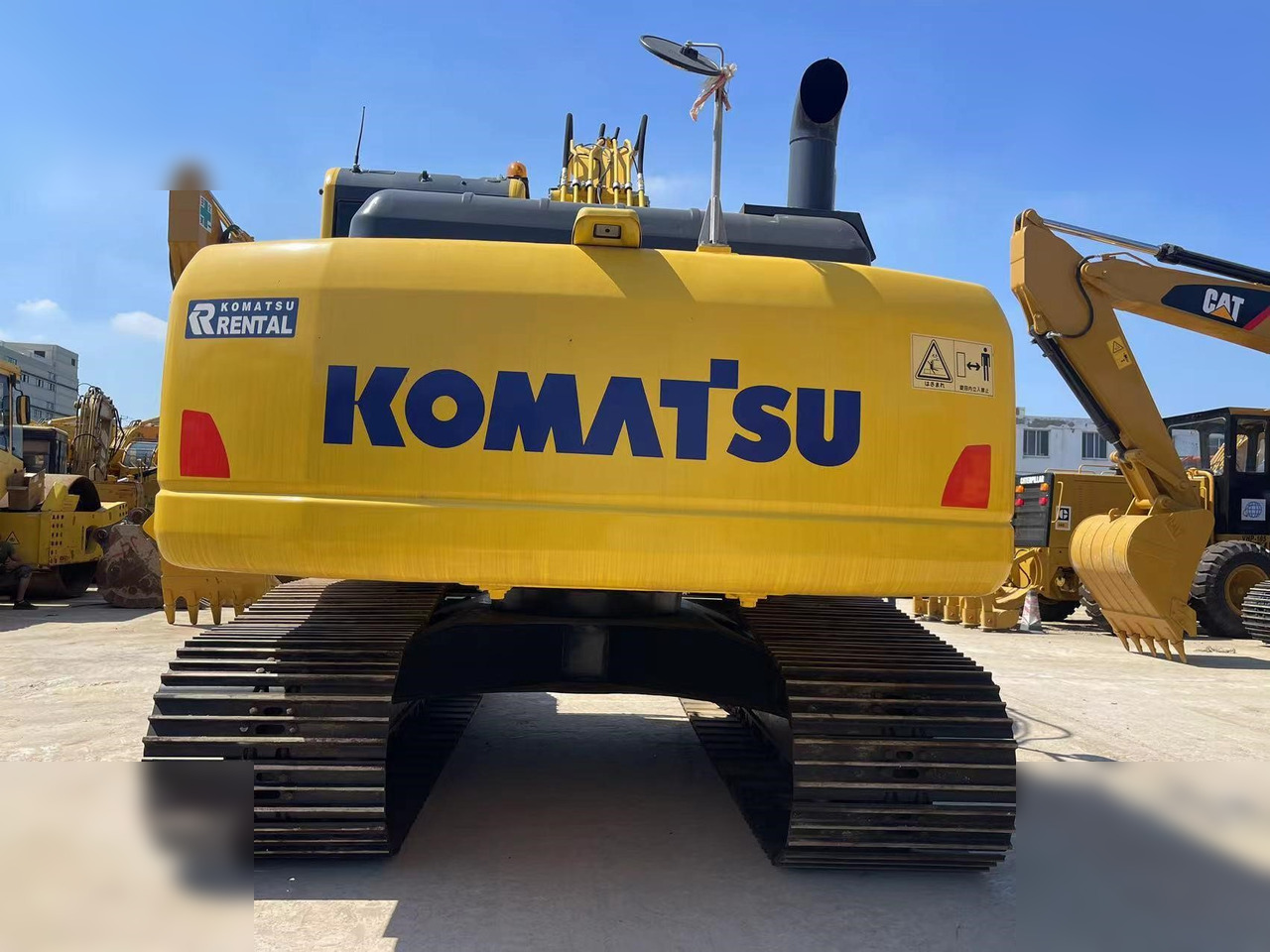 KOMATSU PC200-8N1 - Гусеничный экскаватор: фото 3 KOMATSU PC200-8N1 - Гусеничный экскаватор: фото 3
