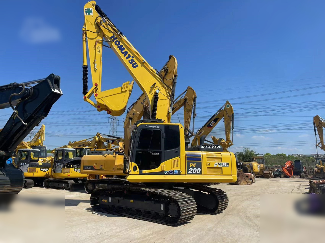 KOMATSU PC200-8N1 - Гусеничный экскаватор: фото 2 KOMATSU PC200-8N1 - Гусеничный экскаватор: фото 2