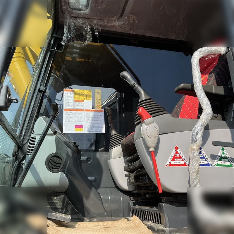 Гусеничный экскаватор KOMATSU PC220-8: фото 6
