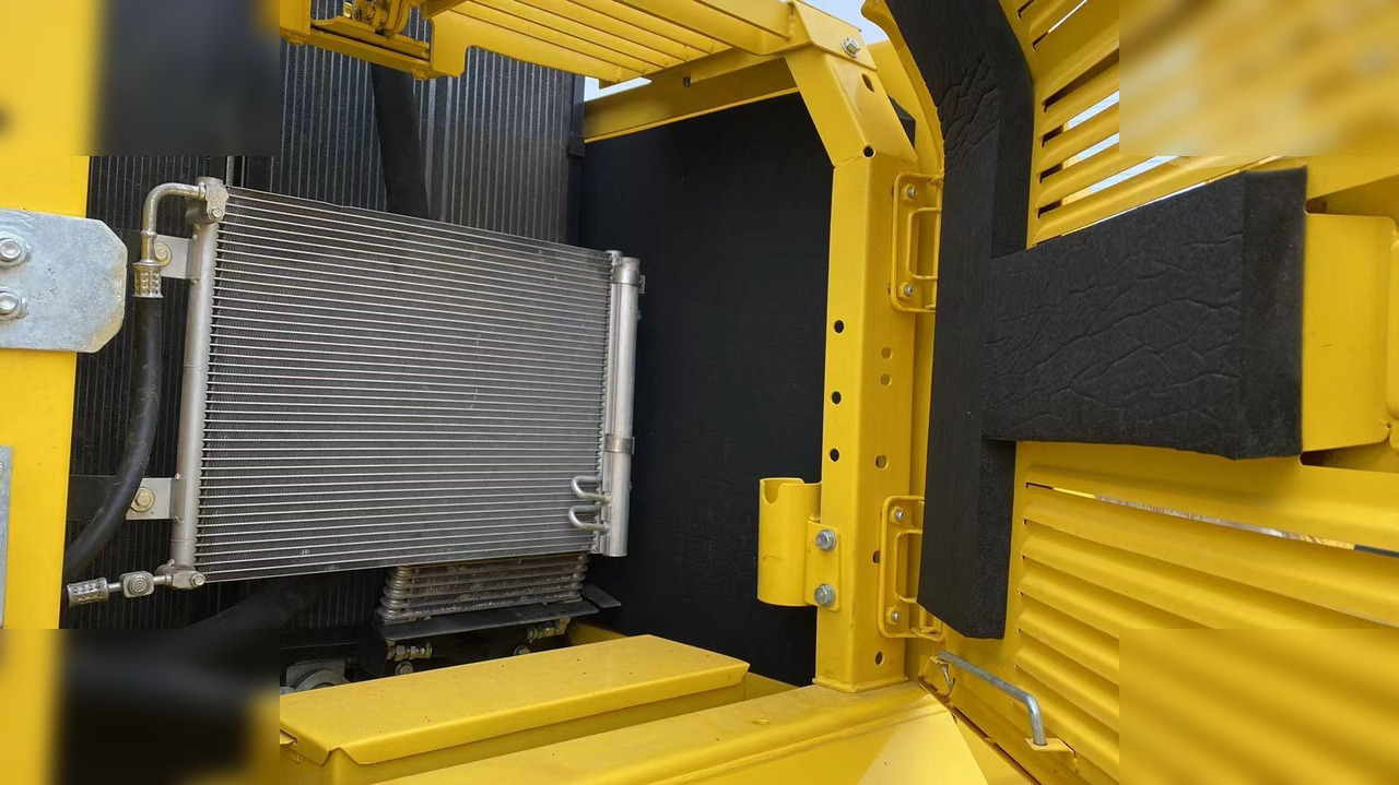 Гусеничный экскаватор KOMATSU PC220-8: фото 9