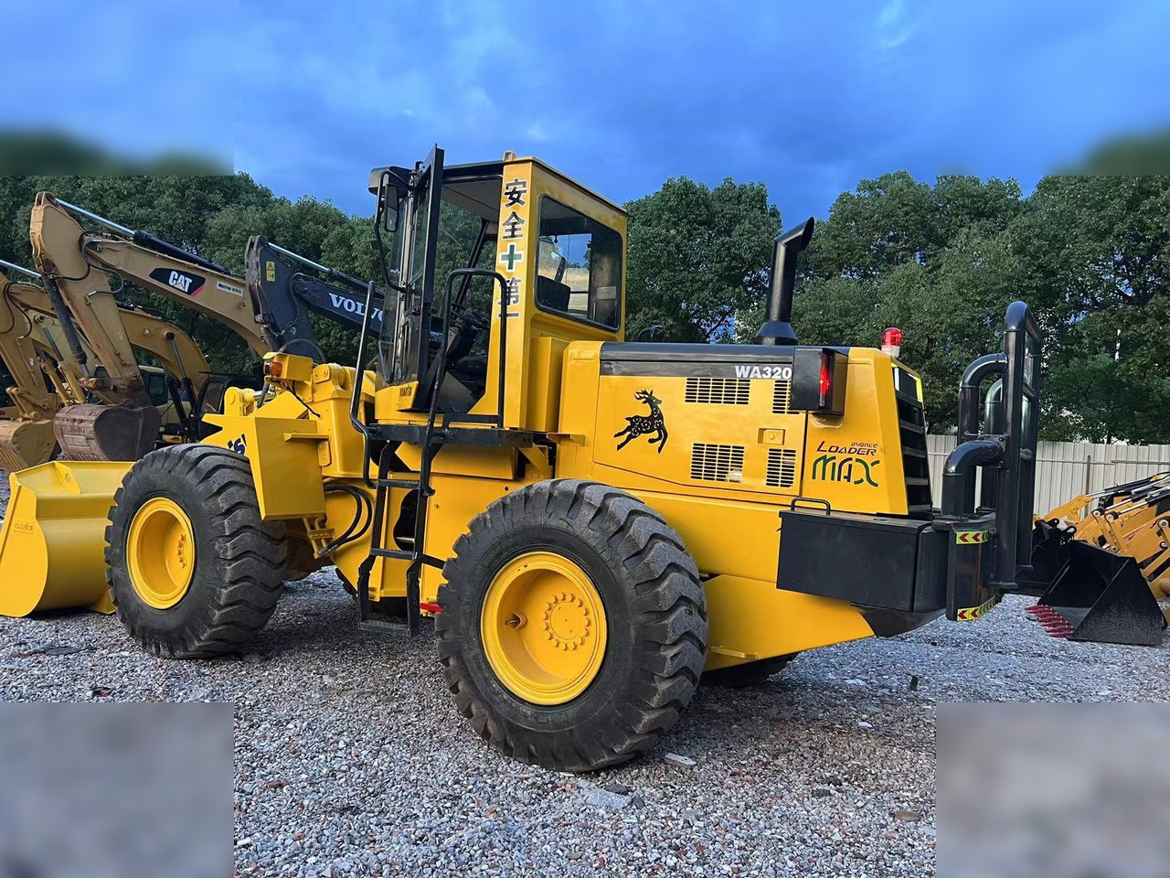 KOMATSU WA320-3 - Колёсный погрузчик: фото 2 KOMATSU WA320-3 - Колёсный погрузчик: фото 2