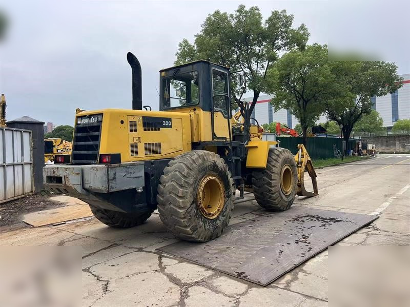 KOMATSU WA320-3 - Колёсный погрузчик: фото 3 KOMATSU WA320-3 - Колёсный погрузчик: фото 3