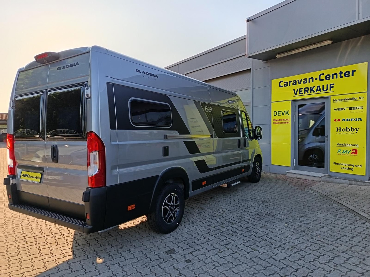 Adria Twin "60Y" 640 SLB*180 PS*4,25t MAXI*COMBI D 6E* - Кастенваген: фото 5 Adria Twin "60Y" 640 SLB*180 PS*4,25t MAXI*COMBI D 6E* - Кастенваген: фото 5