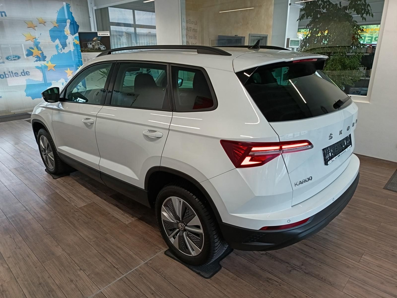 Skoda Karoq Style 1,5TSI DSG*AHK-VORBER*NAVI*LED*R-KAM - Внедорожник: фото 4 Skoda Karoq Style 1,5TSI DSG*AHK-VORBER*NAVI*LED*R-KAM - Внедорожник: фото 4