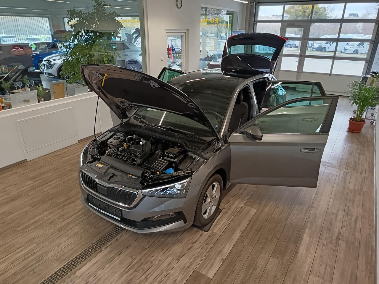 Skoda Scala Style 1,5 TSI DSG*PANO*LED*DAB*ALLWETTER* - Седан: фото 2 Skoda Scala Style 1,5 TSI DSG*PANO*LED*DAB*ALLWETTER* - Седан: фото 2