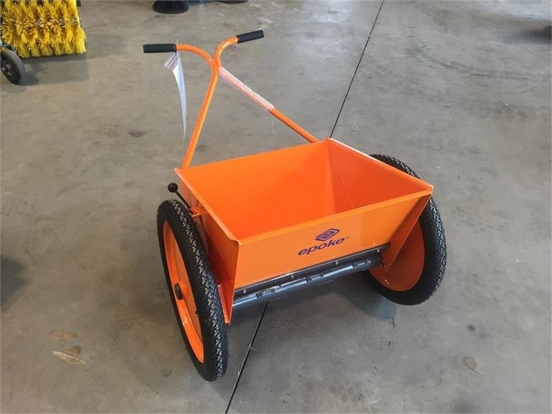 Epoke Epomini 5 - Разбрасыватель песка/ Соли для Коммунальной и специальной техники: фото 1 Epoke Epomini 5 - Разбрасыватель песка/ Соли для Коммунальной и специальной техники: фото 1