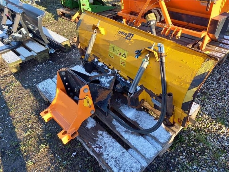 GMR FS1300L Med Stiga Titan ophæng - Отвал для снега для Сельскохозяйственной техники: фото 3 GMR FS1300L Med Stiga Titan ophæng - Отвал для снега для Сельскохозяйственной техники: фото 3